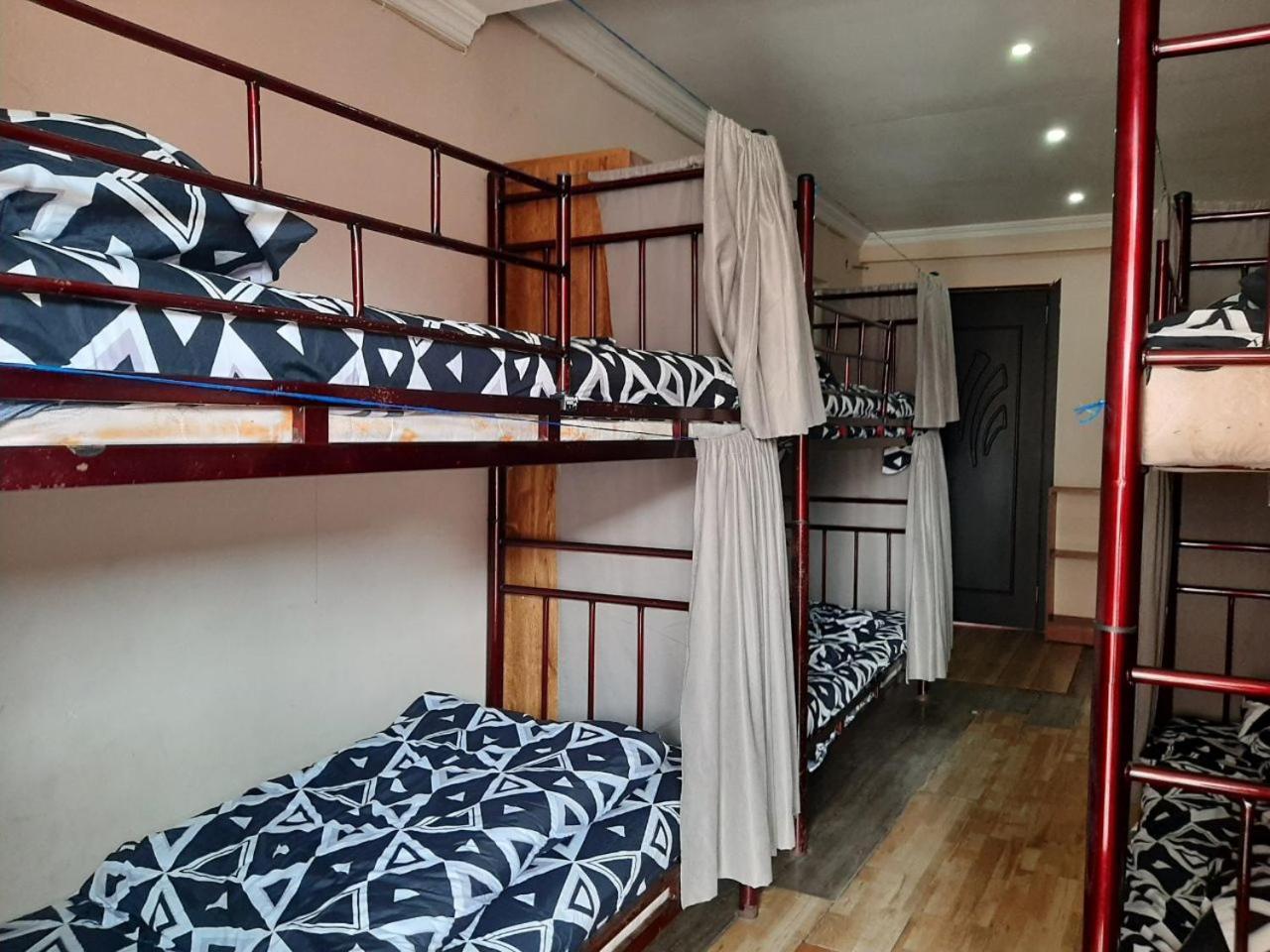 Everyday Cat Hostel Batumi Ngoại thất bức ảnh