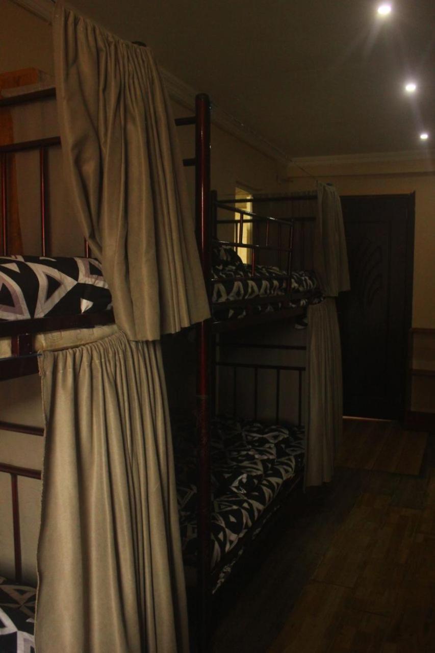 Everyday Cat Hostel Batumi Ngoại thất bức ảnh