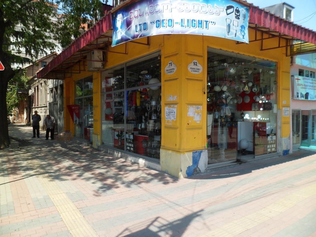 Everyday Cat Hostel Batumi Ngoại thất bức ảnh