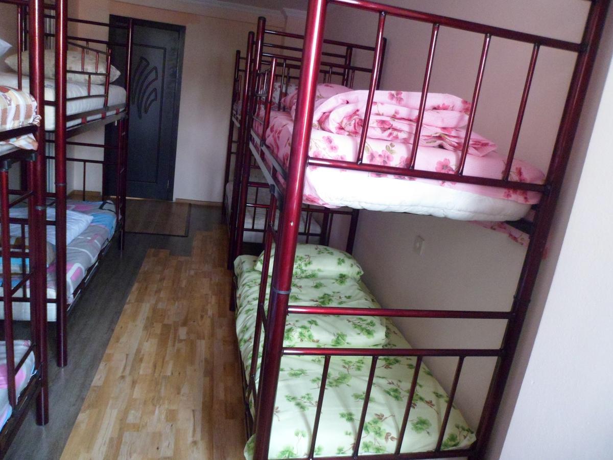 Everyday Cat Hostel Batumi Ngoại thất bức ảnh