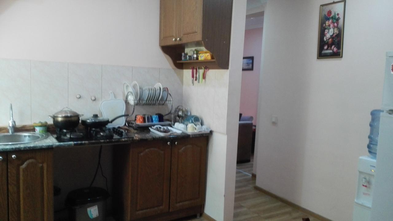 Everyday Cat Hostel Batumi Ngoại thất bức ảnh