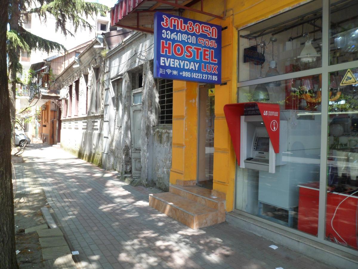 Everyday Cat Hostel Batumi Ngoại thất bức ảnh