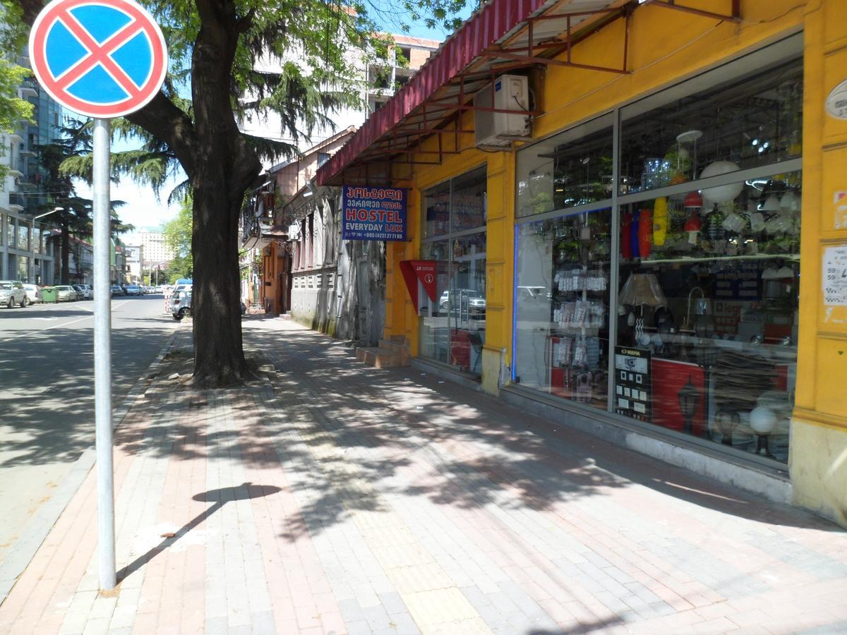Everyday Cat Hostel Batumi Ngoại thất bức ảnh