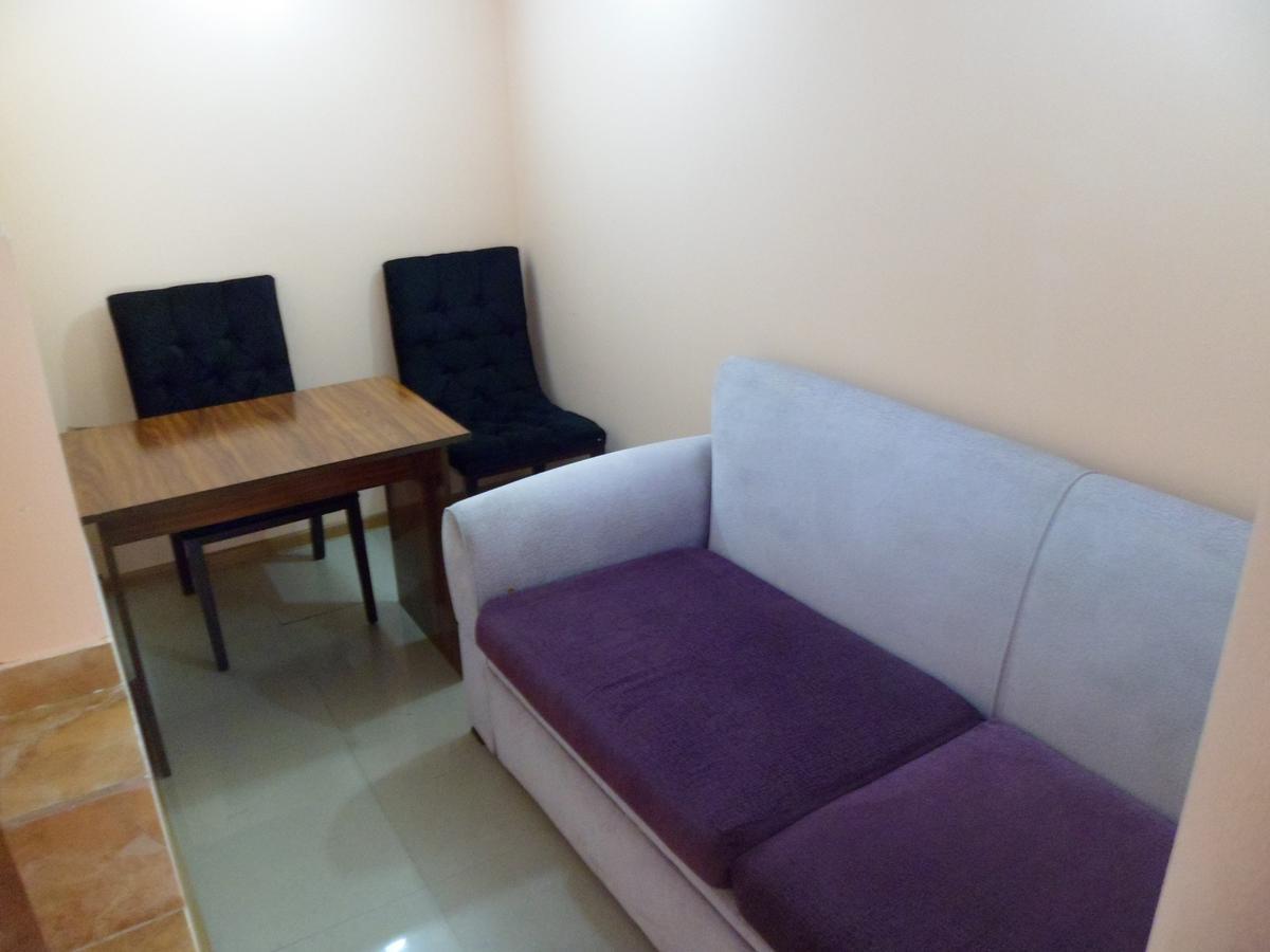 Everyday Cat Hostel Batumi Ngoại thất bức ảnh