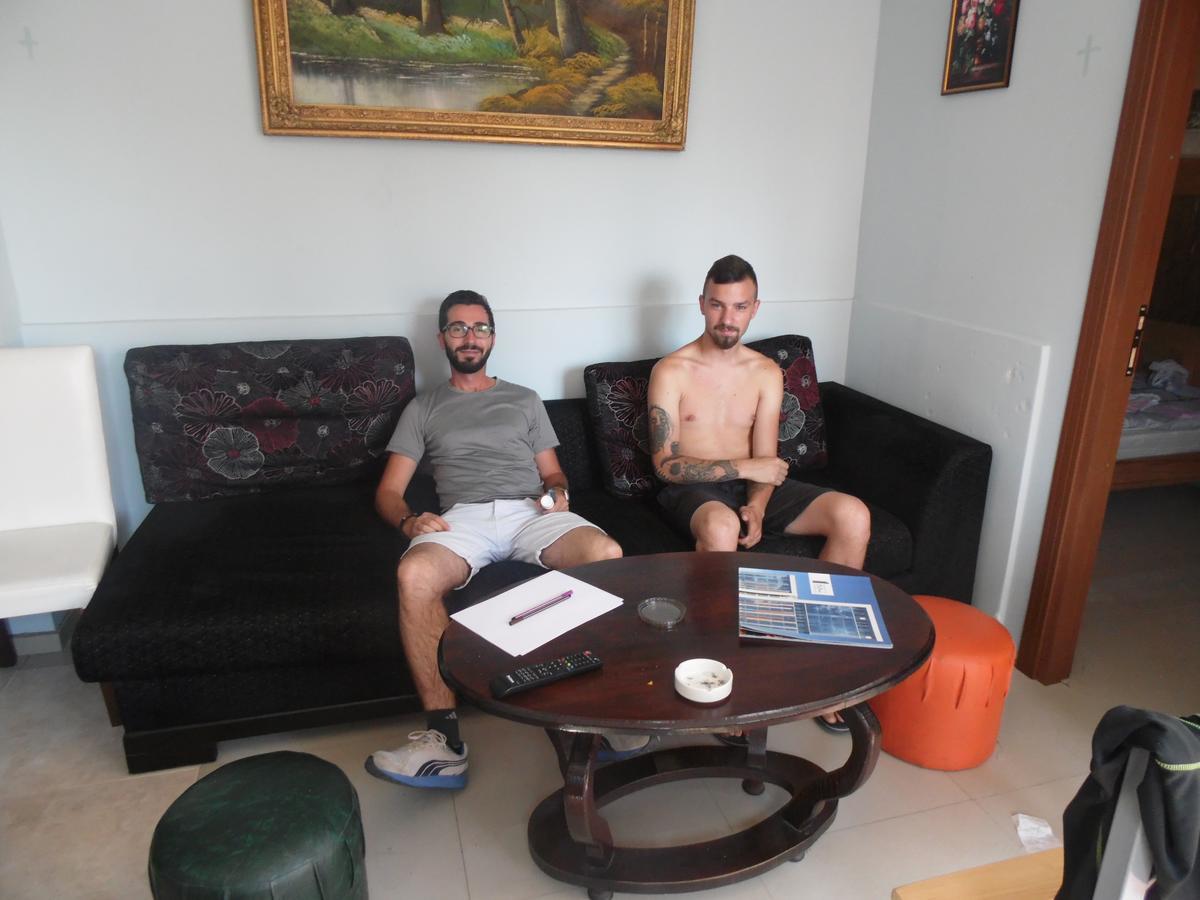 Everyday Cat Hostel Batumi Ngoại thất bức ảnh